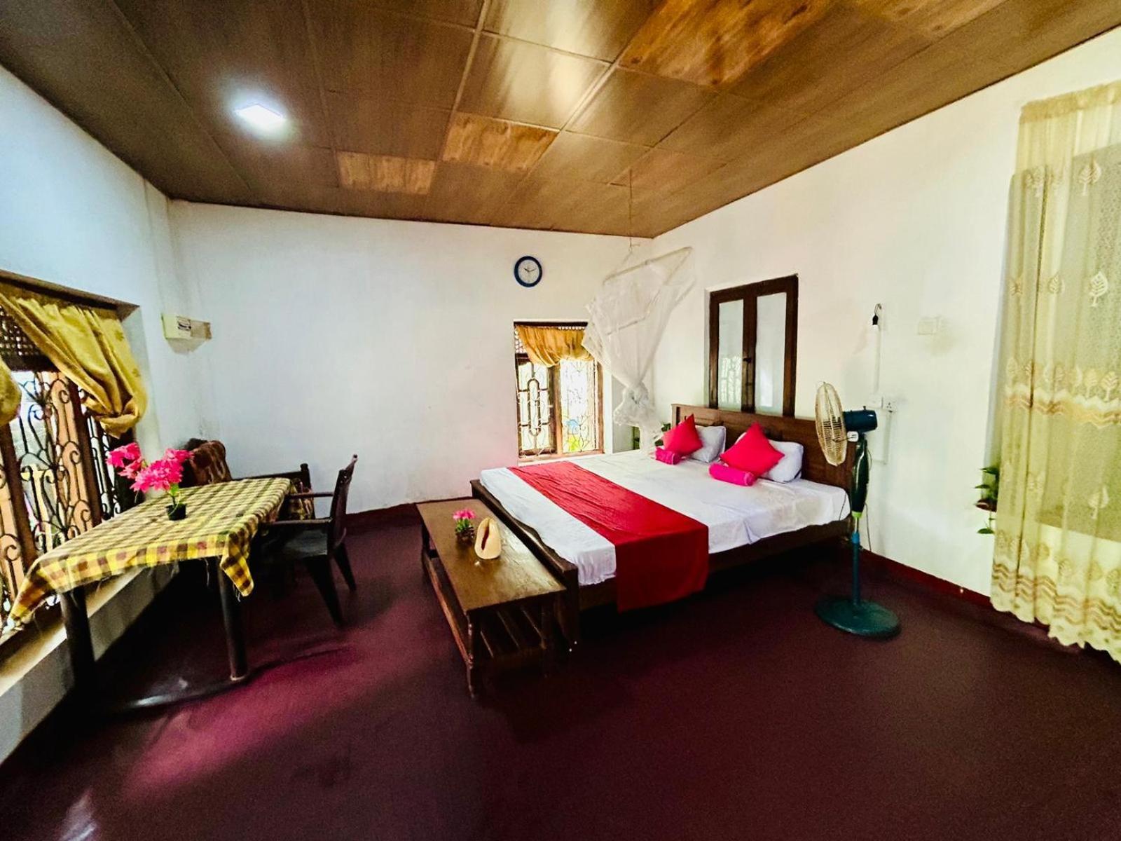 Surf Paradise Tangalle Extérieur photo